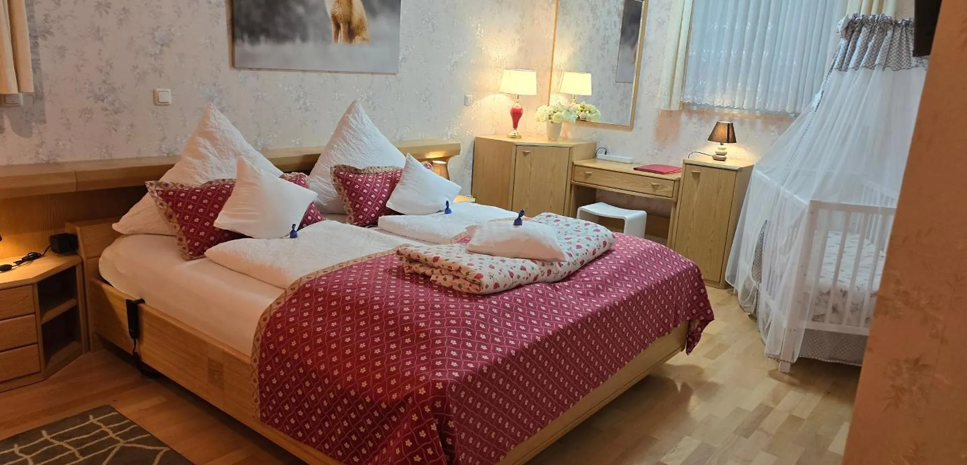 Resi'S Zimmer Mit Bad Und Terrasse Mistelgau
