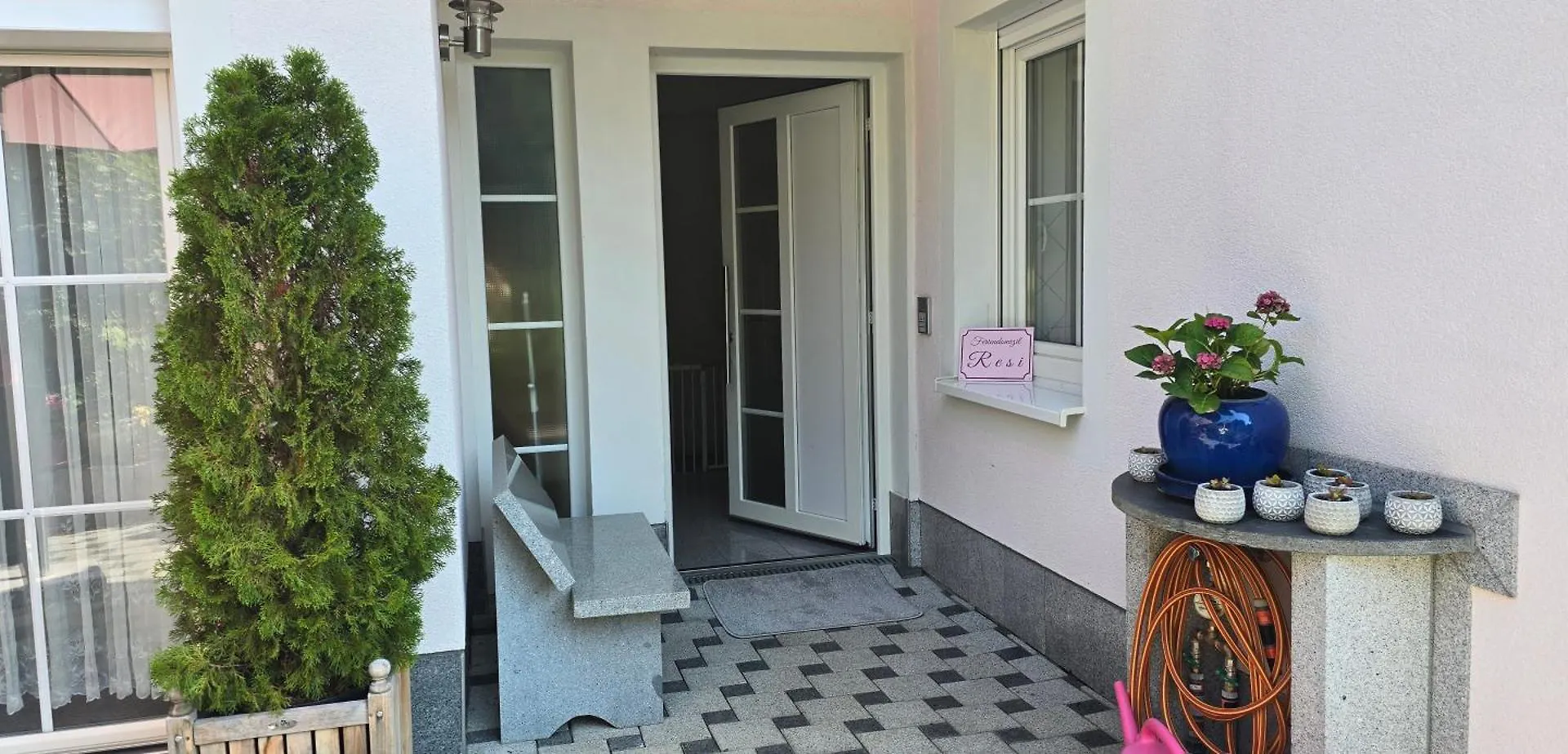 Resi'S Zimmer Mit Bad Und Terrasse Mistelgau 0*,  Germany